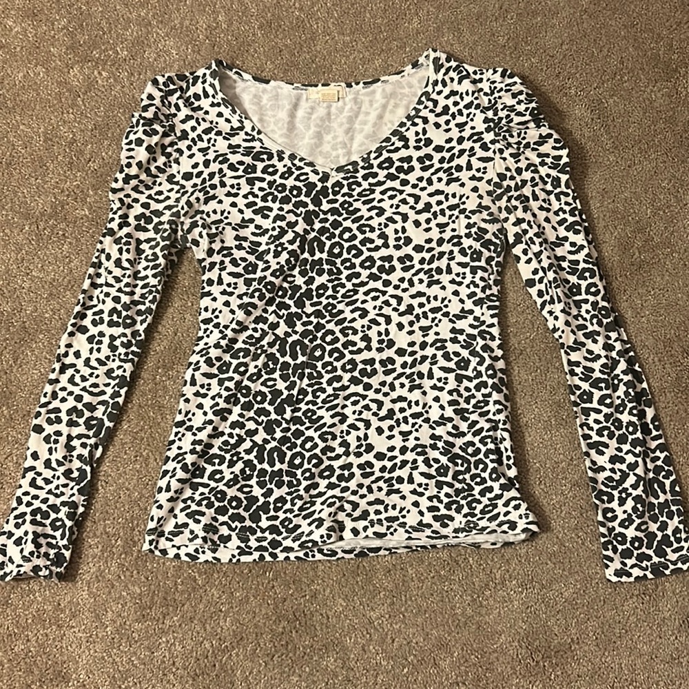 Love Culture Size Small long sleeve shirt